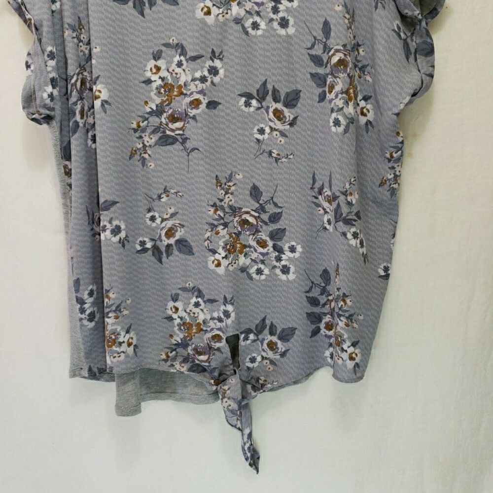 Maurices XXL Blue Gray Floral Keyhole Criss Cross Tie Front Short Sleeve Blouse - Picture 3 of 9